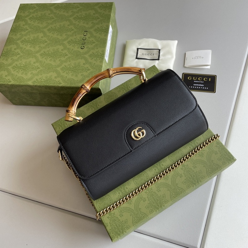 Gucci Handbags 925